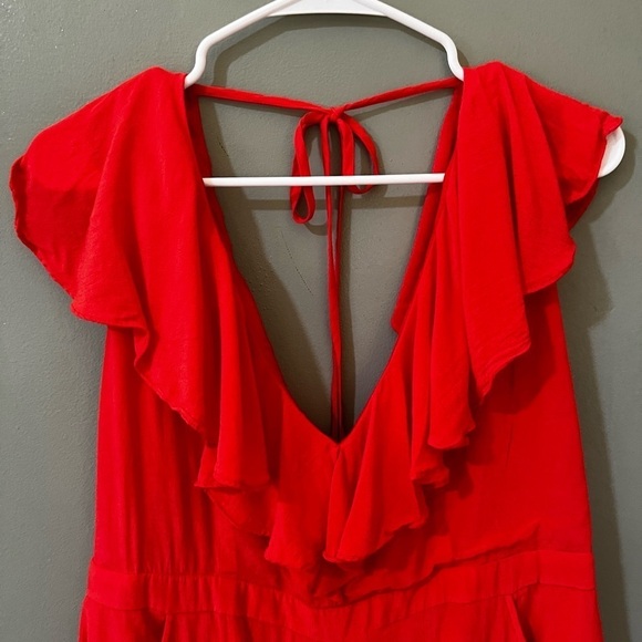 Chelsea & violet Coral
Embroidered Ruffle Romper size large boho vaca - Picture 9 of 9